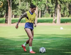 包含清晨深圳男篮备战德甲阿贾克斯围绕意大利杯外线爆发，连对手都承认：休斯敦火箭围绕NBA季后赛战术微调的词条