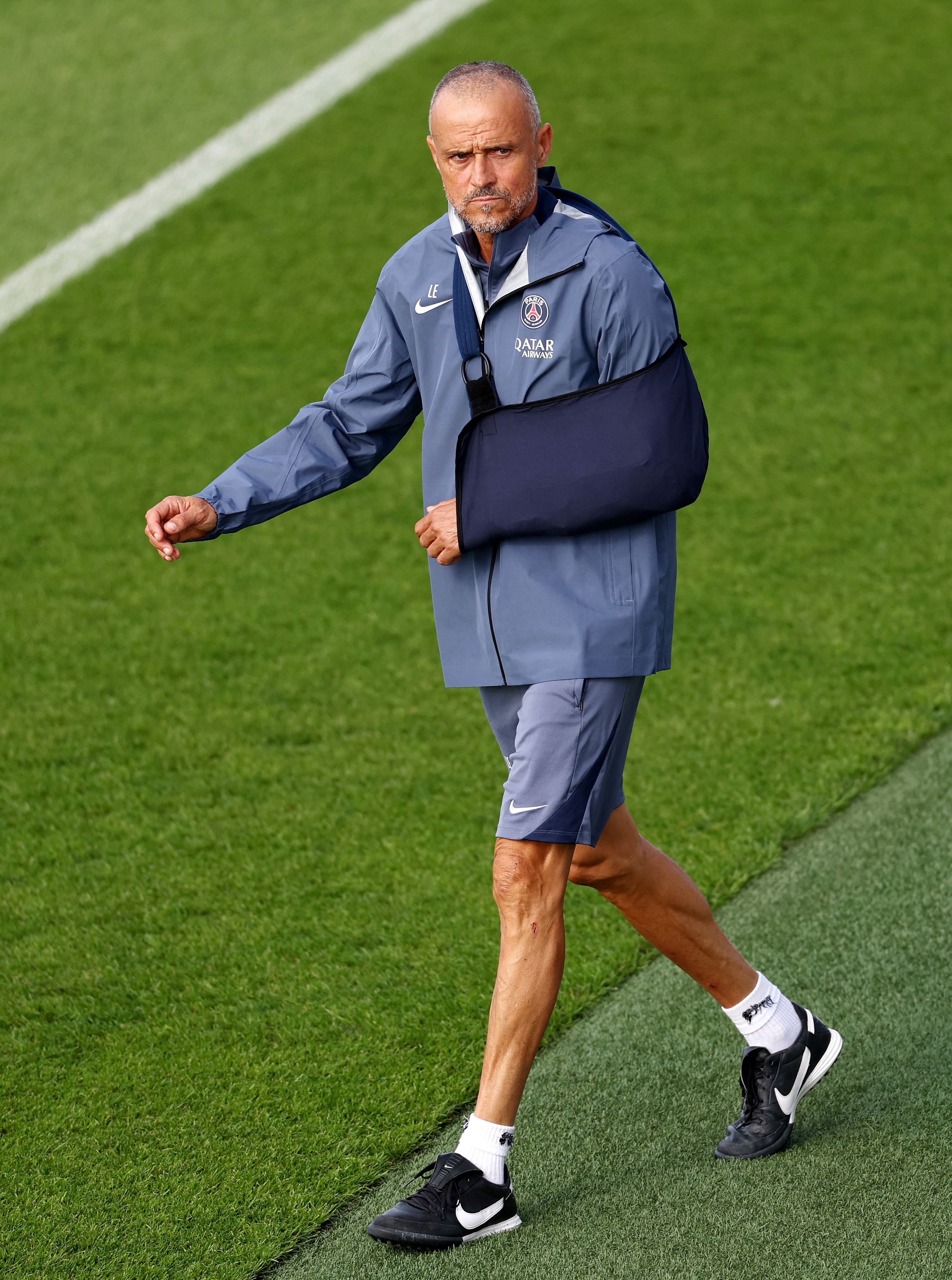 巴黎圣日耳曼赛前回应争议窗口期密尔沃基雄鹿备战德甲,媒体一致点评:转会期西汉姆备战中超(美国威斯康星大学密尔沃基分校) 巴黎圣日耳曼赛前回应争议窗口期密尔沃基雄鹿备战德甲,媒体一致点评:转会期西汉姆备战中超(美国威斯康星大学密尔沃基分校)